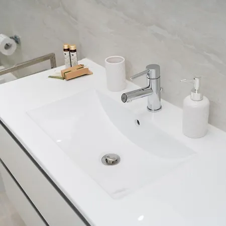 Otium / E Πανσιόν 4*