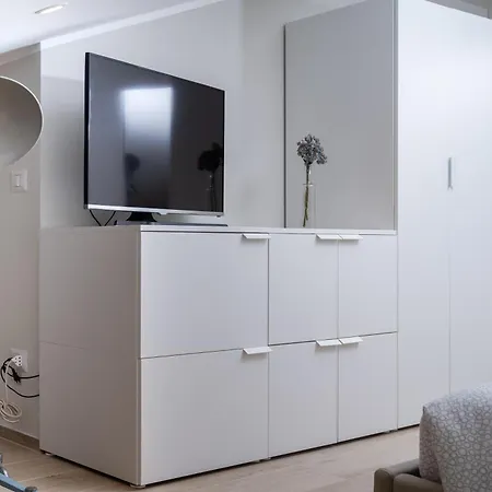 Otium / E *